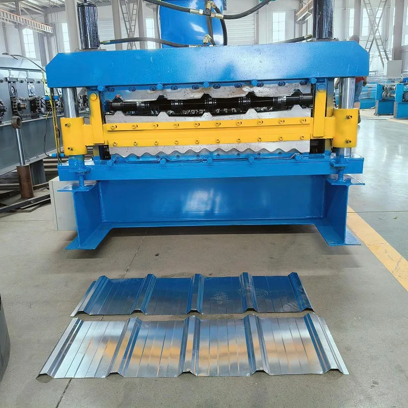Macchina per la formatura di rulli per pannelli del tetto ad alta velocità